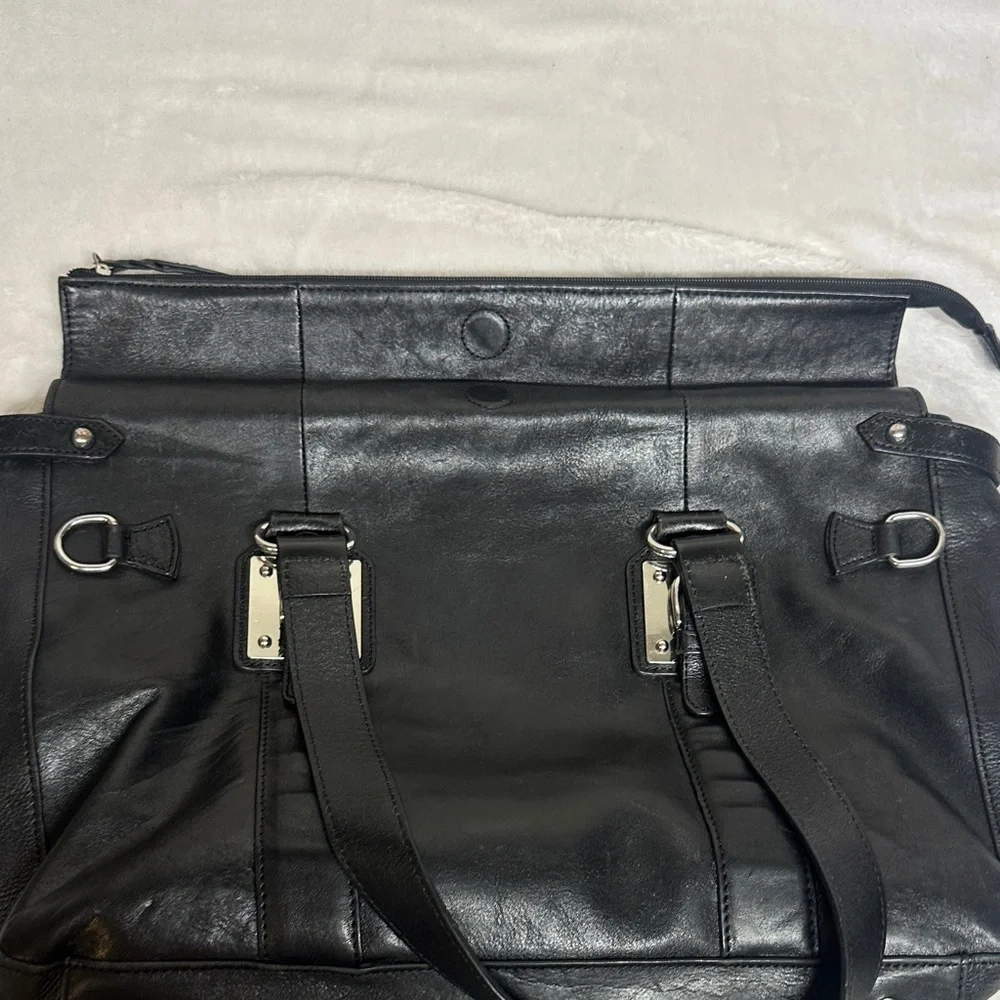 Wilsons Leather Black Messenger Bag